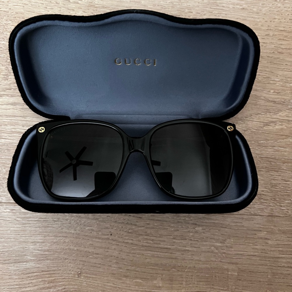 Gucci Black Sunglasses
